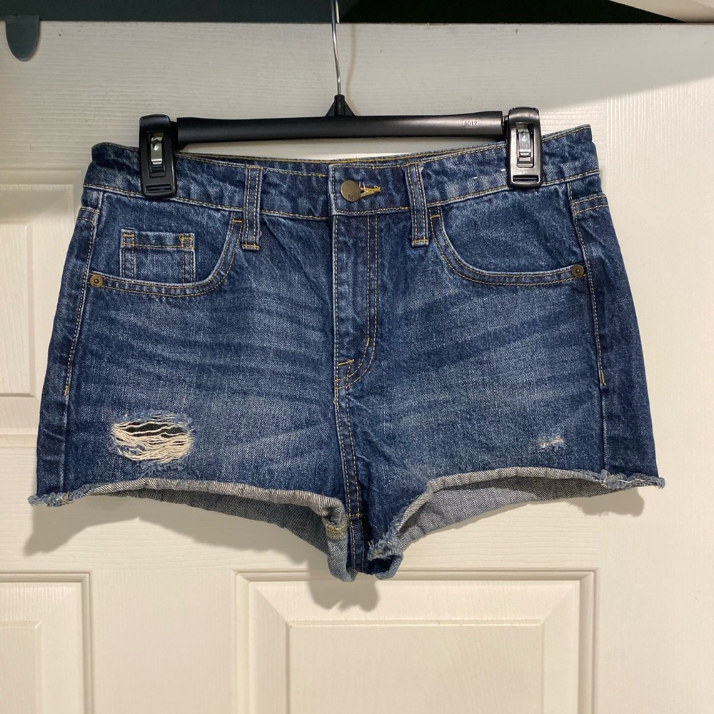 💥Mossimo high rise short short size 6/28 distressed